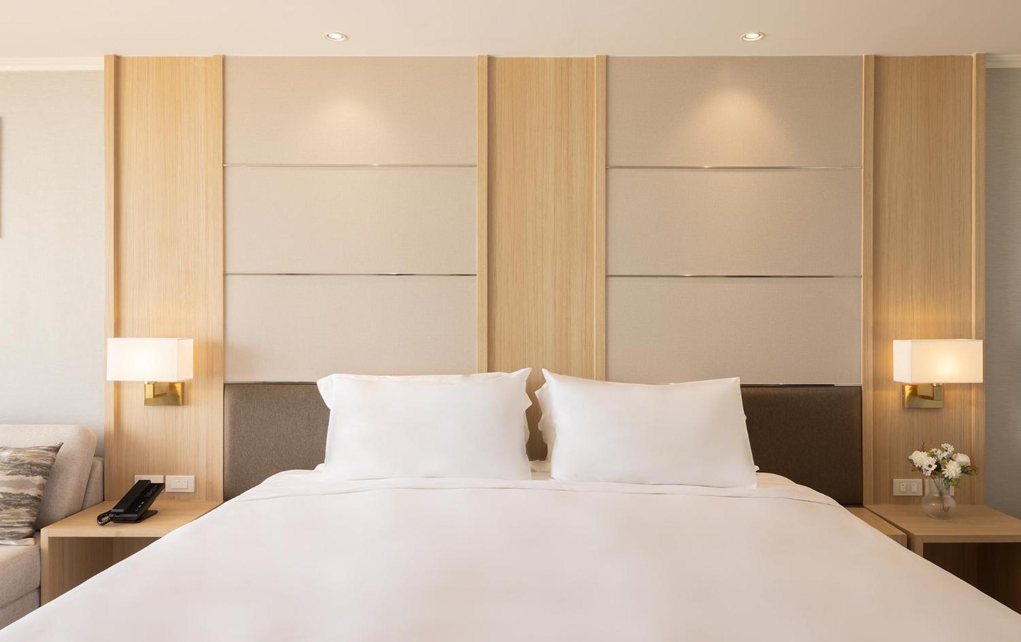 Hotel Eastin 4*